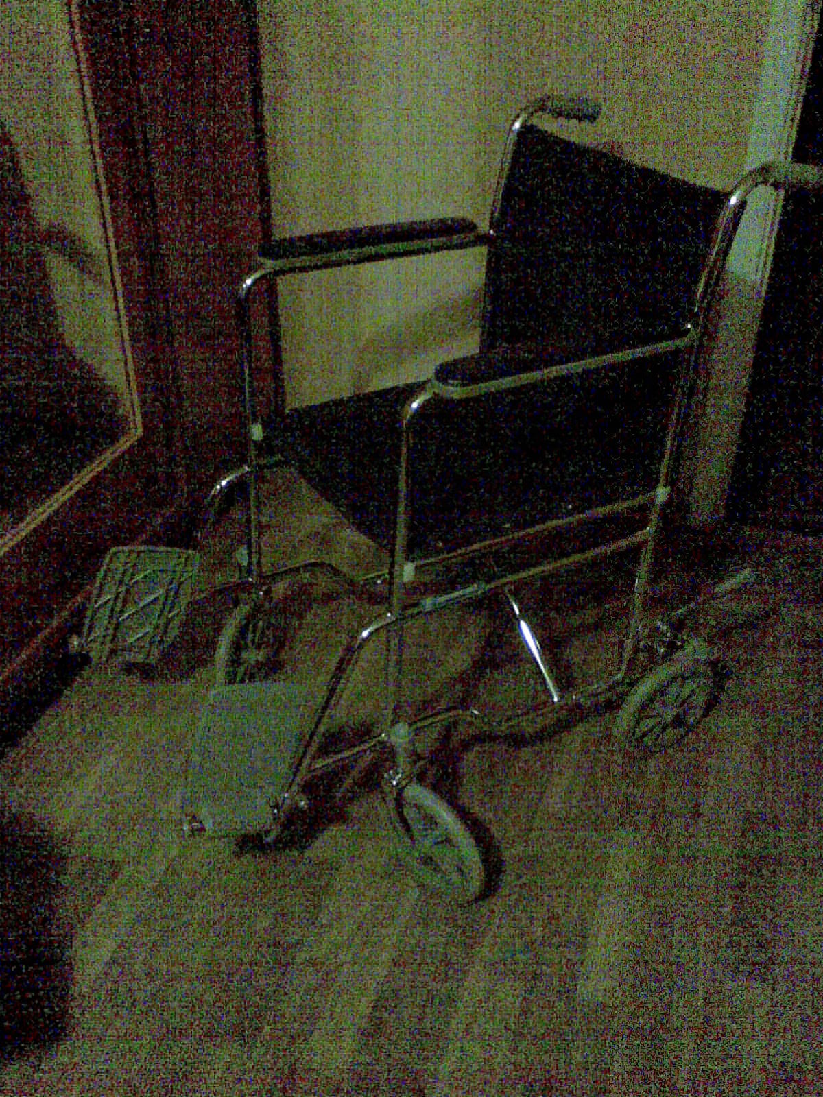 Продам инвалидное кресло каталка -складное