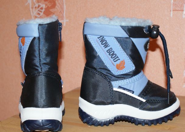 Продам детские сапоги